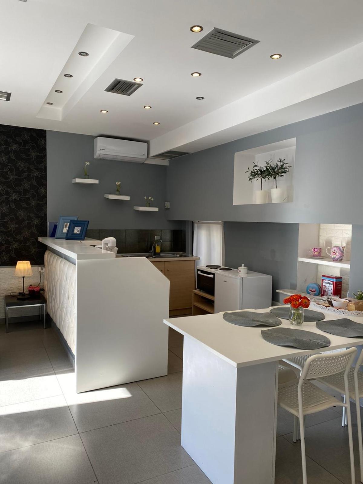 Apollonio Upper View Suites Corinth Εξωτερικό φωτογραφία
